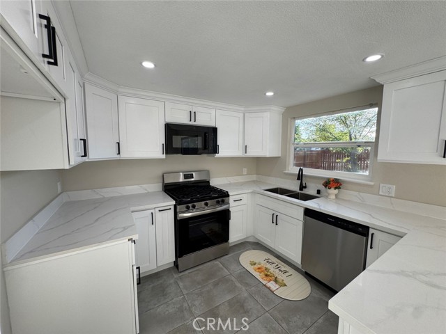 15012 Chuparosa, Victorville CA: https://media.crmls.org/medias/cbf9ba1f-842e-4bc3-babf-8be52886a7df.jpg