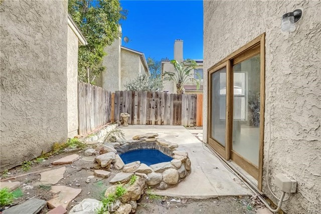 Detail Gallery Image 20 of 21 For 11384 Dronfield #36,  Pacoima,  CA 91331 - 3 Beds | 3 Baths