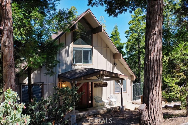 Detail Gallery Image 1 of 48 For 832 Rhine Rd, Lake Arrowhead,  CA 92352 - 3 Beds | 2 Baths