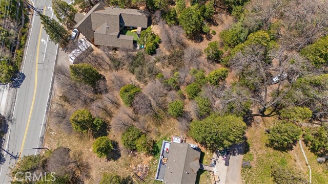 27488 N Bay Road, Lake Arrowhead CA: https://media.crmls.org/medias/cbfa8337-09cd-44fc-a06a-b6eaa1e9f39b.jpg