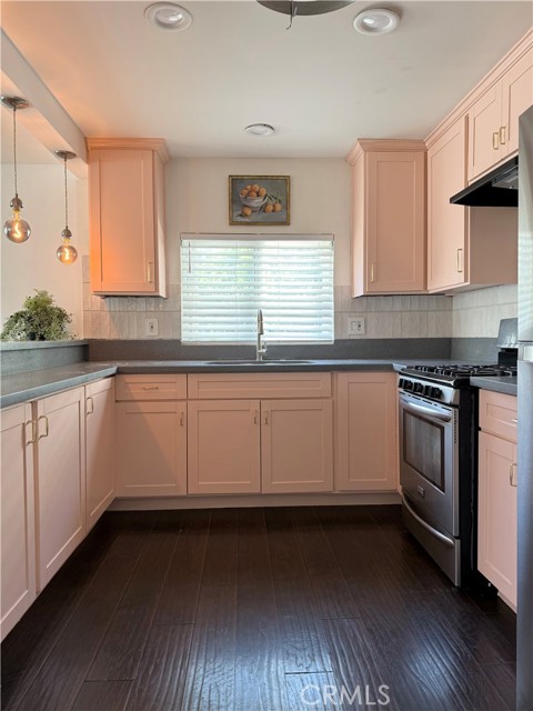 Detail Gallery Image 3 of 5 For 6431 Roble, Los Angeles,  CA 90042 - 3 Beds | 2 Baths