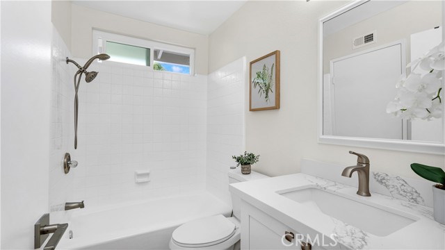15061 Glass Circle, Irvine CA: https://media.crmls.org/medias/cbfb4069-1fd2-46b4-b8f7-42f4ebb605ff.jpg