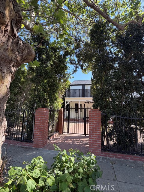 12400 Magnolia, Valley Village CA: https://media.crmls.org/medias/cbfb8c41-c706-4a82-b891-b03bb2035375.jpg