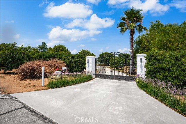 Detail Gallery Image 4 of 75 For 22252 Monte Rancho Dr, Temecula,  CA 92590 - 4 Beds | 4 Baths