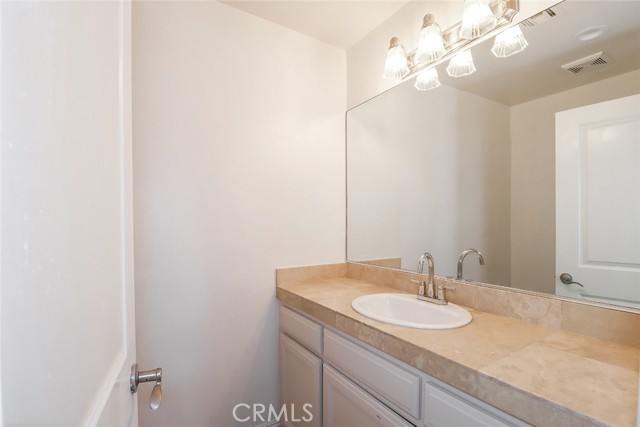 Detail Gallery Image 16 of 46 For 7132 Farralone Ave #207,  Canoga Park,  CA 91303 - 3 Beds | 2/1 Baths