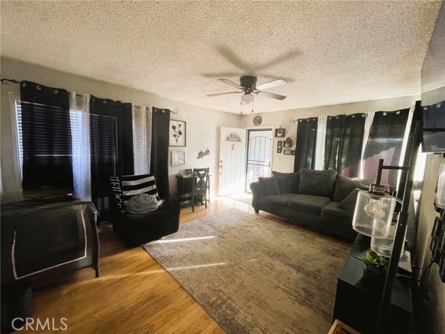 Detail Gallery Image 3 of 16 For 9603 Homebrook, Pico Rivera,  CA 90660 - 4 Beds | 2 Baths