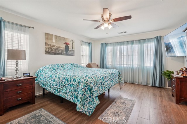 6562 Crescendo Court, Eastvale CA: https://media.crmls.org/medias/cbfc15af-48c3-412e-a489-5b297c644036.jpg