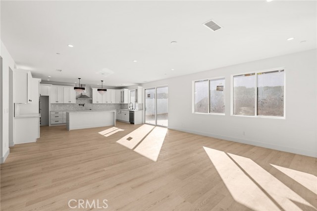 Detail Gallery Image 6 of 27 For 3704 Howe St, Corona,  CA 92881 - 5 Beds | 3/1 Baths