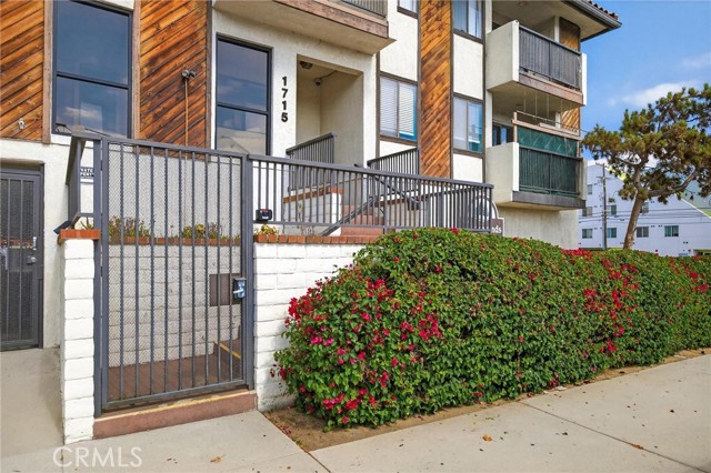 Detail Gallery Image 30 of 33 For 1715 259th Street #4,  Lomita,  CA 90717 - 2 Beds | 1 Baths