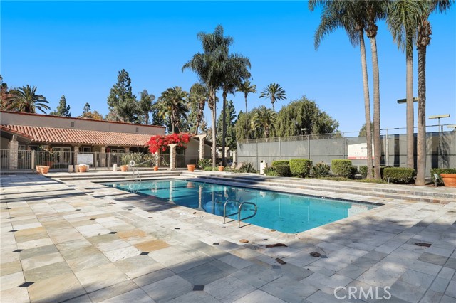 Detail Gallery Image 12 of 14 For 1345 Cabrillo Park Dr #Q02,  Santa Ana,  CA 92701 - 1 Beds | 1 Baths