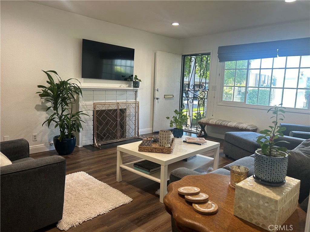 1201 N California Street #1