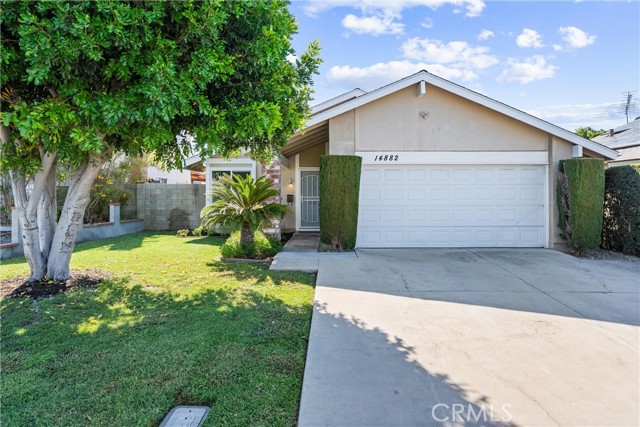 14882 Groveview Lane, Irvine CA: https://media.crmls.org/medias/cbfebfb2-b881-4354-a6db-63b6ae55e9e0.jpg