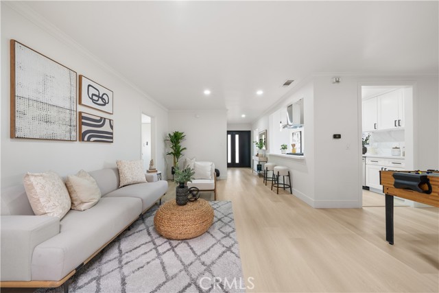 21011 La Salle Avenue, Torrance CA: https://media.crmls.org/medias/cbfed8aa-0fb1-4038-9d58-fc26b6c85a5f.jpg