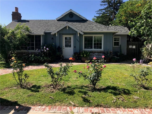 17838 -17840 Los Alimos Street, Granada Hills CA: https://media.crmls.org/medias/cbff0919-df5b-4f22-a049-607894d2ce00.jpg