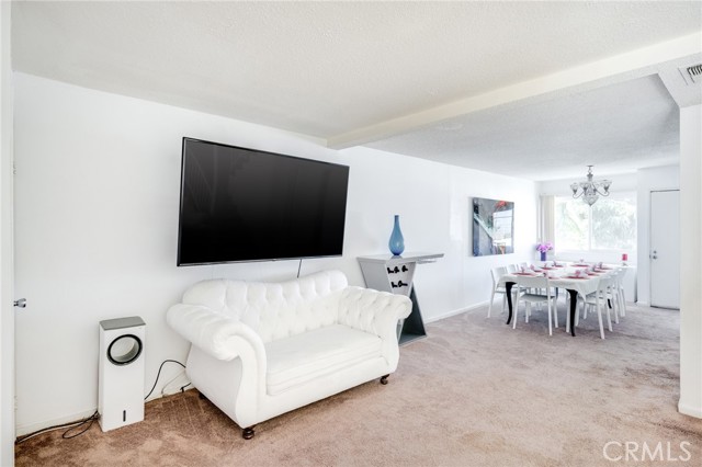 10260 Plainview Avenue, 11 photo 6