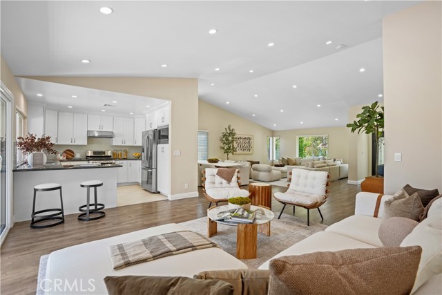 854 Rim Crest, Westlake Village CA: https://media.crmls.org/medias/cc001417-c224-4ef0-85b7-bc3a093b2d77.jpg