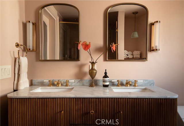 Image 31 of 53 For 734 Parkman