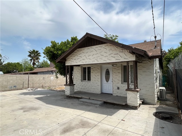 1253 W Victoria Street, San Bernardino, California 92411, 2 Bedrooms Bedrooms, ,1 BathroomBathrooms,Residential Lease,For Rent,1253 W Victoria Street,CRCV24235078
