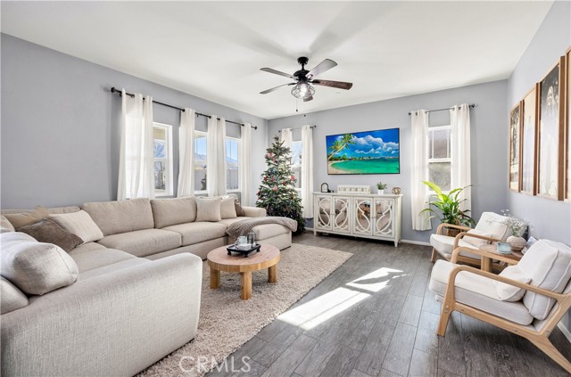 Detail Gallery Image 10 of 34 For 1665 Vibrant Gln, San Jacinto,  CA 92582 - 5 Beds | 3 Baths