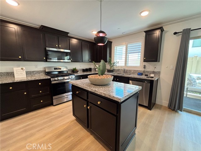 32815 Crown Point Lane, Lake Elsinore CA: https://media.crmls.org/medias/cc02e9f1-7a77-4c36-bbca-732faaa71366.jpg