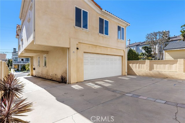 220 S Juanita Avenue, Redondo Beach, California 90277, 4 Bedrooms Bedrooms, ,2 BathroomsBathrooms,Residential,Sold,S Juanita Avenue,SB23063557