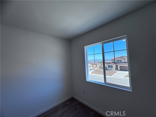 Detail Gallery Image 14 of 18 For 33313 Riverside, Lake Elsinore,  CA 92530 - 4 Beds | 3 Baths