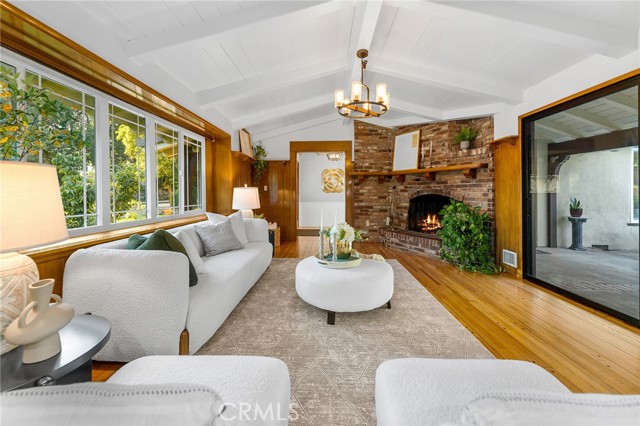 1260 Oakhaven Lane, Arcadia CA: https://media.crmls.org/medias/cc058495-6b38-4bc7-94e0-4b0bfa64957f.jpg