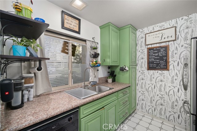 Detail Gallery Image 7 of 22 For 1918 S Dryden Ln, West Covina,  CA 91792 - 3 Beds | 1/1 Baths