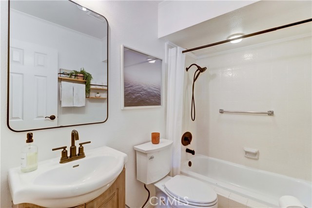 25701 Minoa Drive, Mission Viejo CA: https://media.crmls.org/medias/cc05d0c6-b241-412b-b8bd-be70f80fd492.jpg