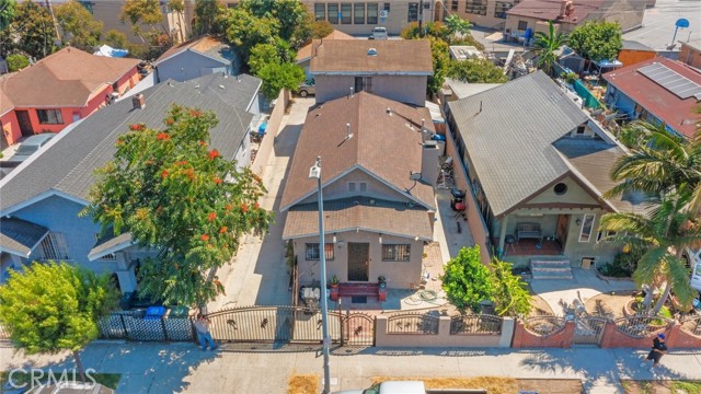 138 W Gage Avenue, Los Angeles CA: https://media.crmls.org/medias/cc05e3e2-f483-436b-8252-2d7063c29b28.jpg
