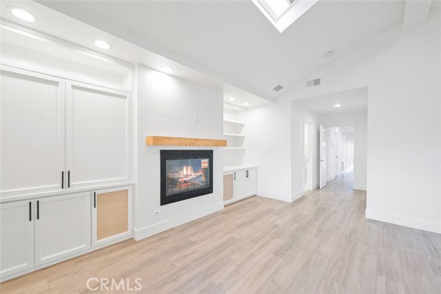411 Goldenrod, Corona del Mar CA: https://media.crmls.org/medias/cc05fecd-c6f8-4fa4-a545-168efe2cc94e.jpg