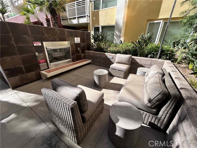 21301 Erwin Street #228, Woodland Hills CA: https://media.crmls.org/medias/cc06e9bf-a9d1-40ee-8abd-7798cc8c3853.jpg