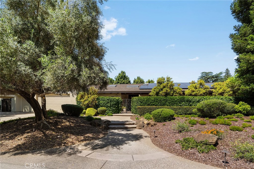 30 Fairway Drive