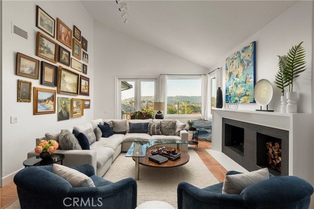 Detail Gallery Image 37 of 41 For 10 Soto Grande, Dana Point,  CA 92629 - 2 Beds | 2/1 Baths