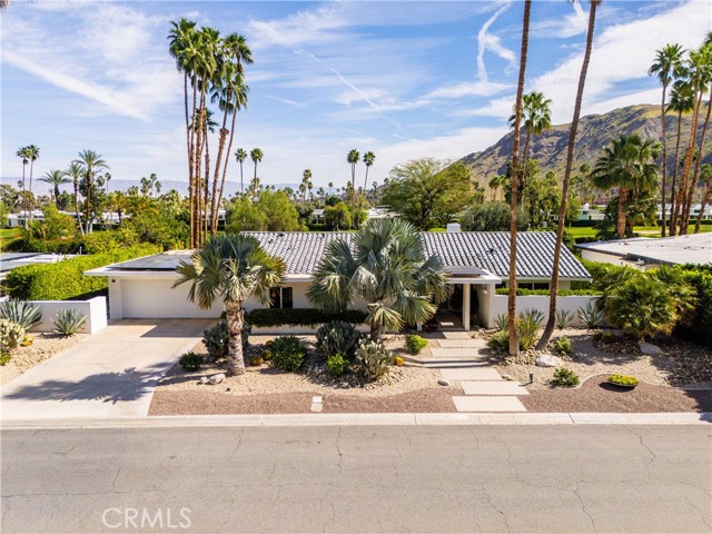 Detail Gallery Image 8 of 75 For 2736 S Camino Real, Palm Springs,  CA 92264 - 4 Beds | 3 Baths