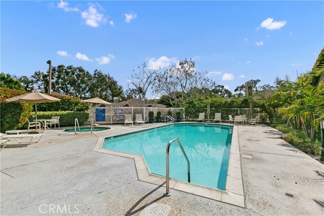 212 Santa Rosa Court, Laguna Beach CA: https://media.crmls.org/medias/cc07f6d0-2f18-4059-a191-c2dfa2a5c717.jpg