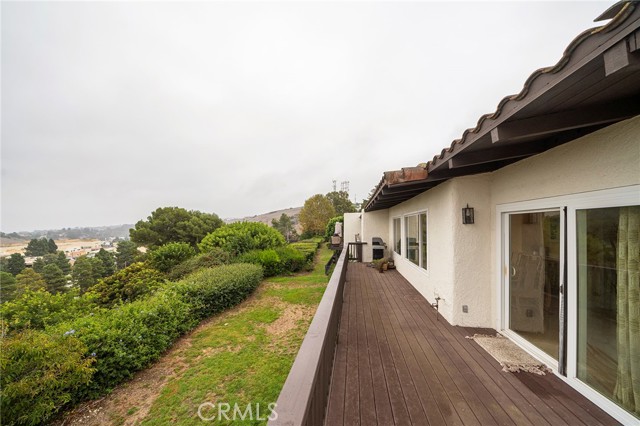 33 Oaktree Lane, Rolling Hills Estates, California 90274, 2 Bedrooms Bedrooms, ,3 BathroomsBathrooms,Residential,Sold,Oaktree,OC22217896