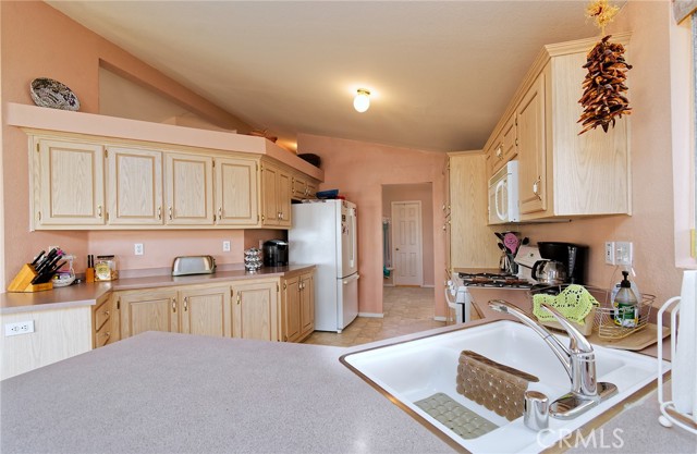 Detail Gallery Image 18 of 31 For 4831 Hidden Beaches Dr, Blythe,  CA 92225 - 3 Beds | 3 Baths