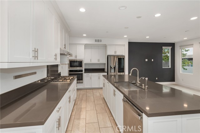 167 Tenor, Irvine CA: https://media.crmls.org/medias/cc0875f3-60c8-450a-99c9-ee413ae219ba.jpg