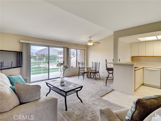 78209 Indigo Drive, La Quinta CA: https://media.crmls.org/medias/cc088bf9-1c43-4aa0-9a64-b837b475787e.jpg