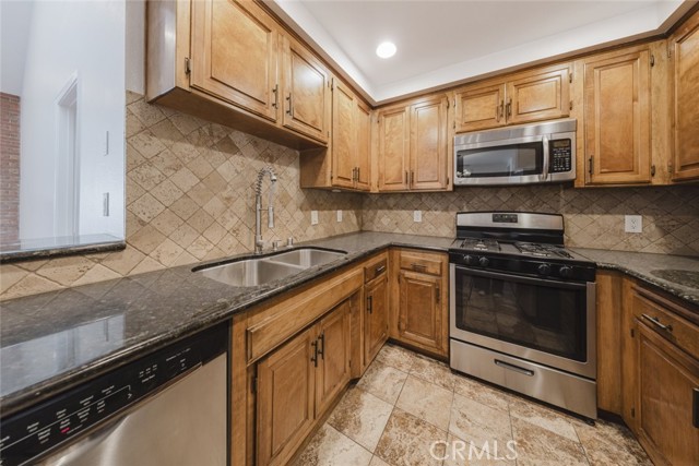 Detail Gallery Image 9 of 55 For 8601 Falmouth Ave #412,  Playa Del Rey,  CA 90293 - 2 Beds | 2 Baths