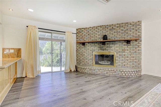 Detail Gallery Image 12 of 64 For 3352 Montrose, La Crescenta,  CA 91214 - 3 Beds | 3 Baths