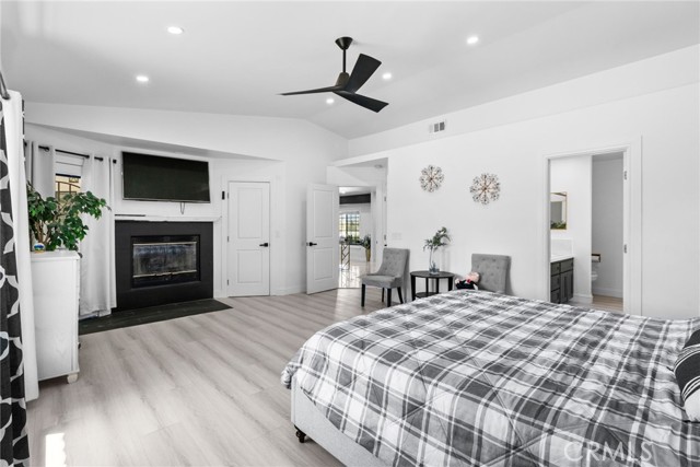 Detail Gallery Image 16 of 22 For 13651 1st Ave, Victorville,  CA 92395 - 3 Beds | 2 Baths