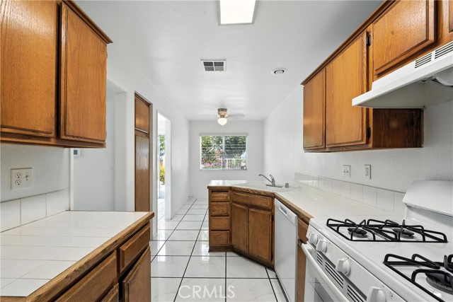 Detail Gallery Image 14 of 55 For 113 Cimarron St, La Puente,  CA 91744 - 3 Beds | 3 Baths