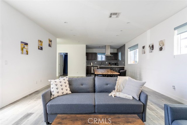 Detail Gallery Image 12 of 33 For 1340 N Kenmore, Los Angeles,  CA 90027 - 4 Beds | 4 Baths