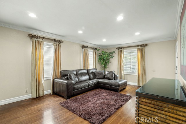 1933 W 147th Street, Gardena CA: https://media.crmls.org/medias/cc0aaf03-0b4e-42a1-98ab-e52937034e07.jpg