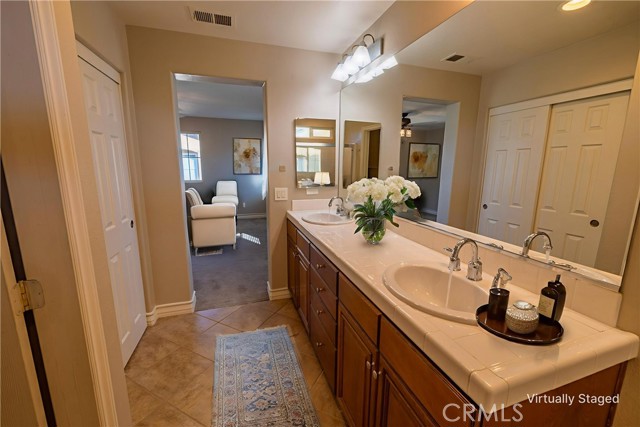 37068 Ascella Lane, Murrieta CA: https://media.crmls.org/medias/cc0b174b-191a-41ff-b5a6-2d0cee337b86.jpg