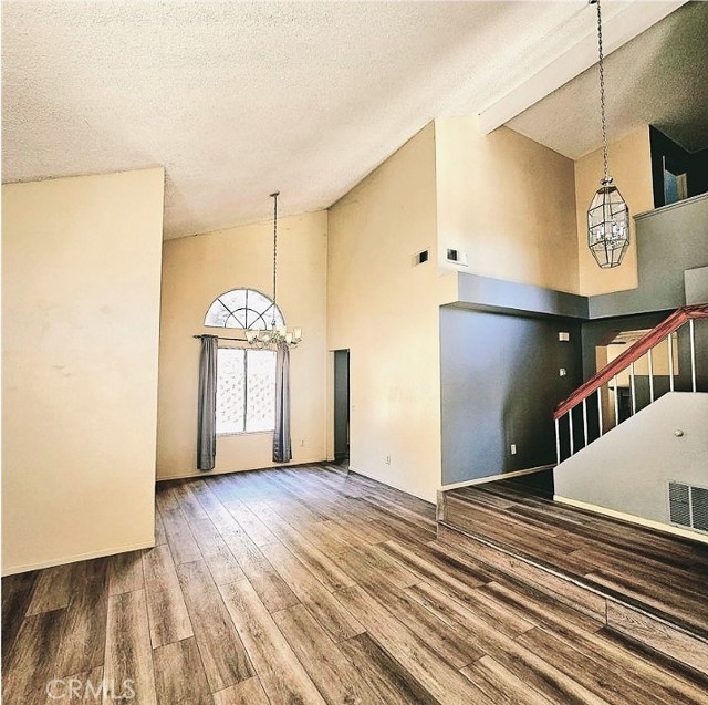 Detail Gallery Image 7 of 31 For 716 La Loma Ln, Corona,  CA 92879 - 4 Beds | 2/1 Baths