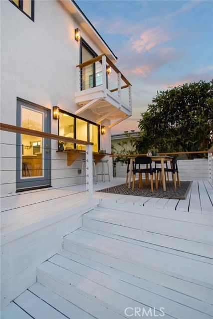5126 Chesley Avenue, Los Angeles CA: https://media.crmls.org/medias/cc0b64aa-bd42-41a7-adf0-61d6a5ec6cff.jpg
