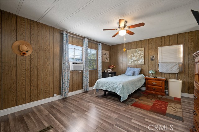 19817 Grand Avenue, Lake Elsinore CA: https://media.crmls.org/medias/cc0b7833-a404-4d83-87e4-9aced488dbd8.jpg